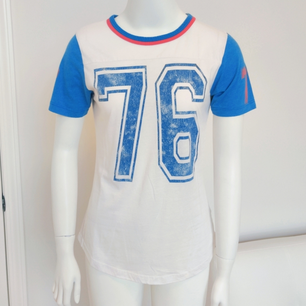 📦 SOLD Forever 21 Graphic Tee Baseball 76 Philadelphia Large White Blue Red